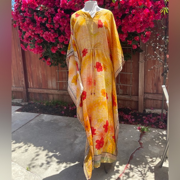 Colorful Vintage Silk Caftan - Picture 10 of 11